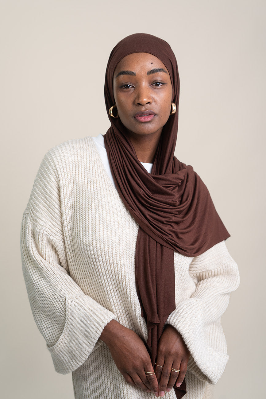 Basic Jersey Hijab Mokka - Nayaa.de